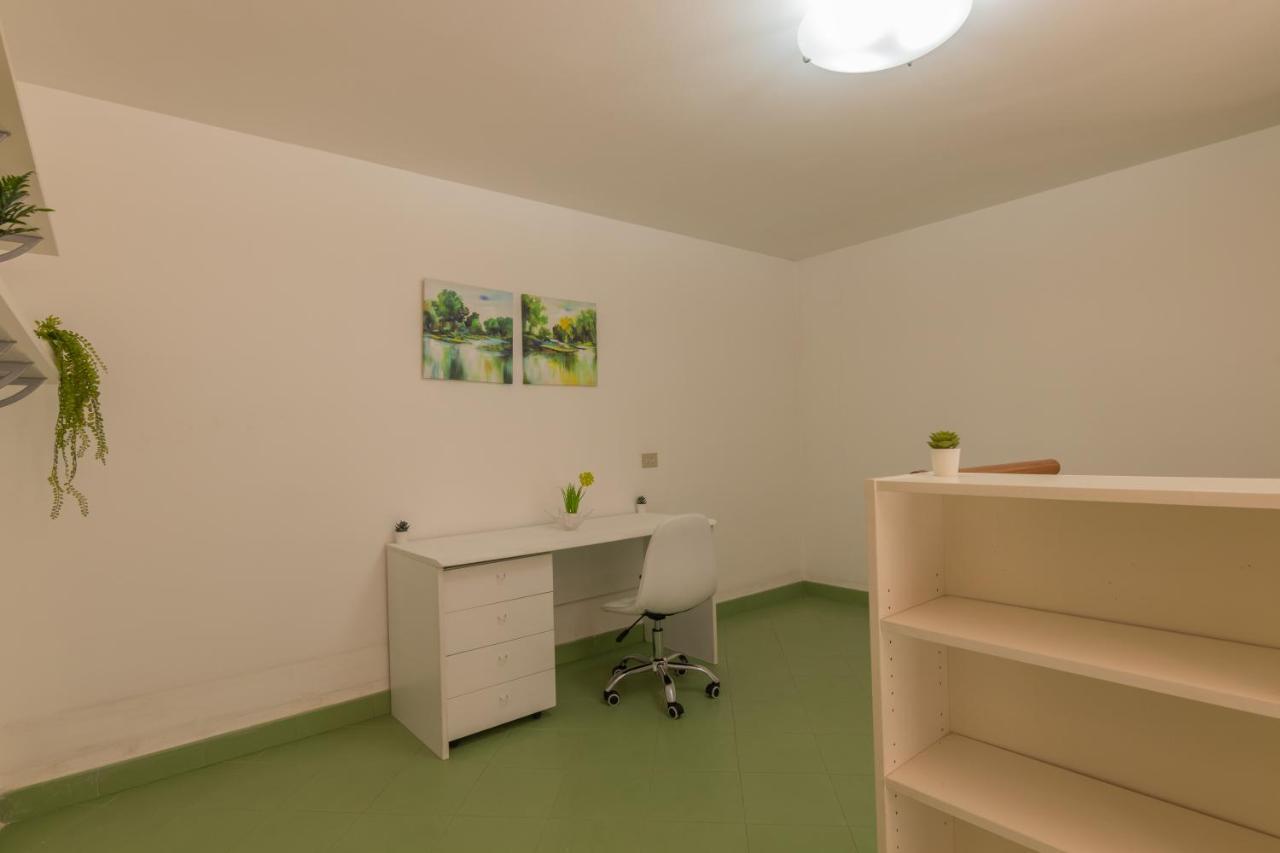 Apartment Comfort Penthouse - Private Parking, Wi-fi Rom
