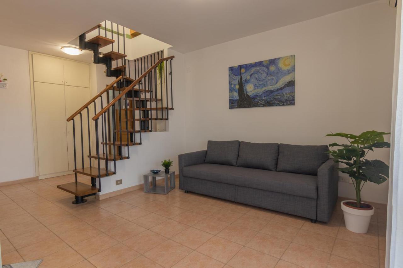 Comfort Penthouse - Private Parking, Wi-fi * Rom