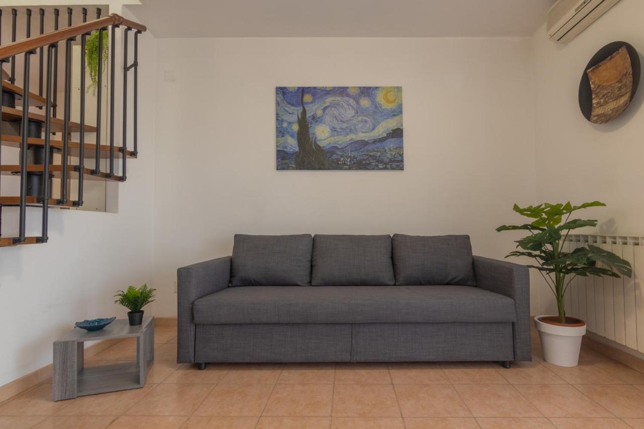 Comfort Penthouse - Private Parking, Wi-fi * Rom